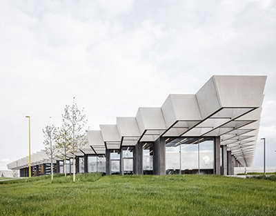 In Italien wurde ein Zahnarzt inhaftiert weil er einer Patientin 11 gesunde Zähne entfernte